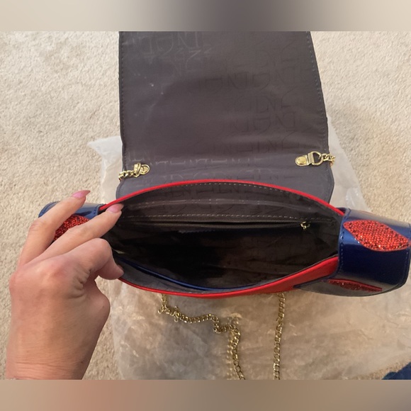 Danielle Nicole Snow White bag - Picture 7 of 13